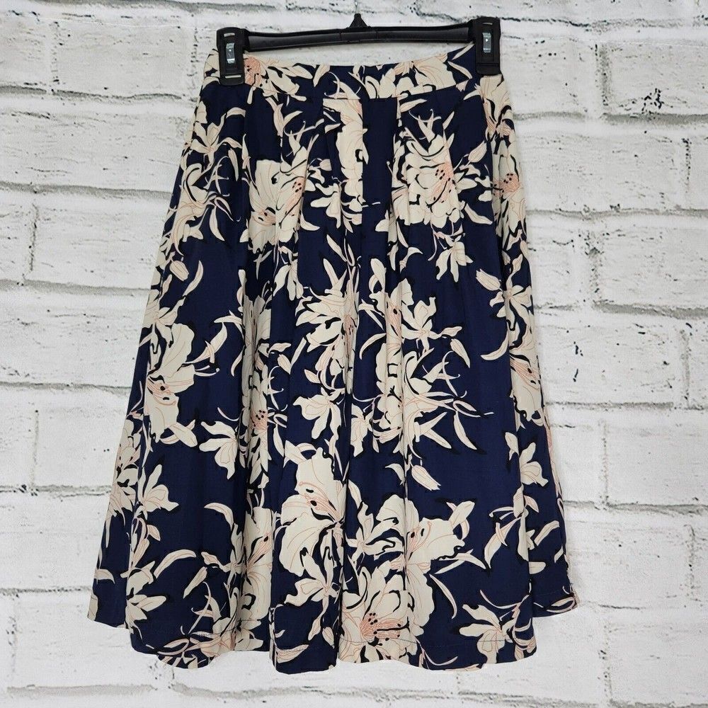 ASTR Women's Pleated Silky Skirt Dark Blue Pink Floral XS